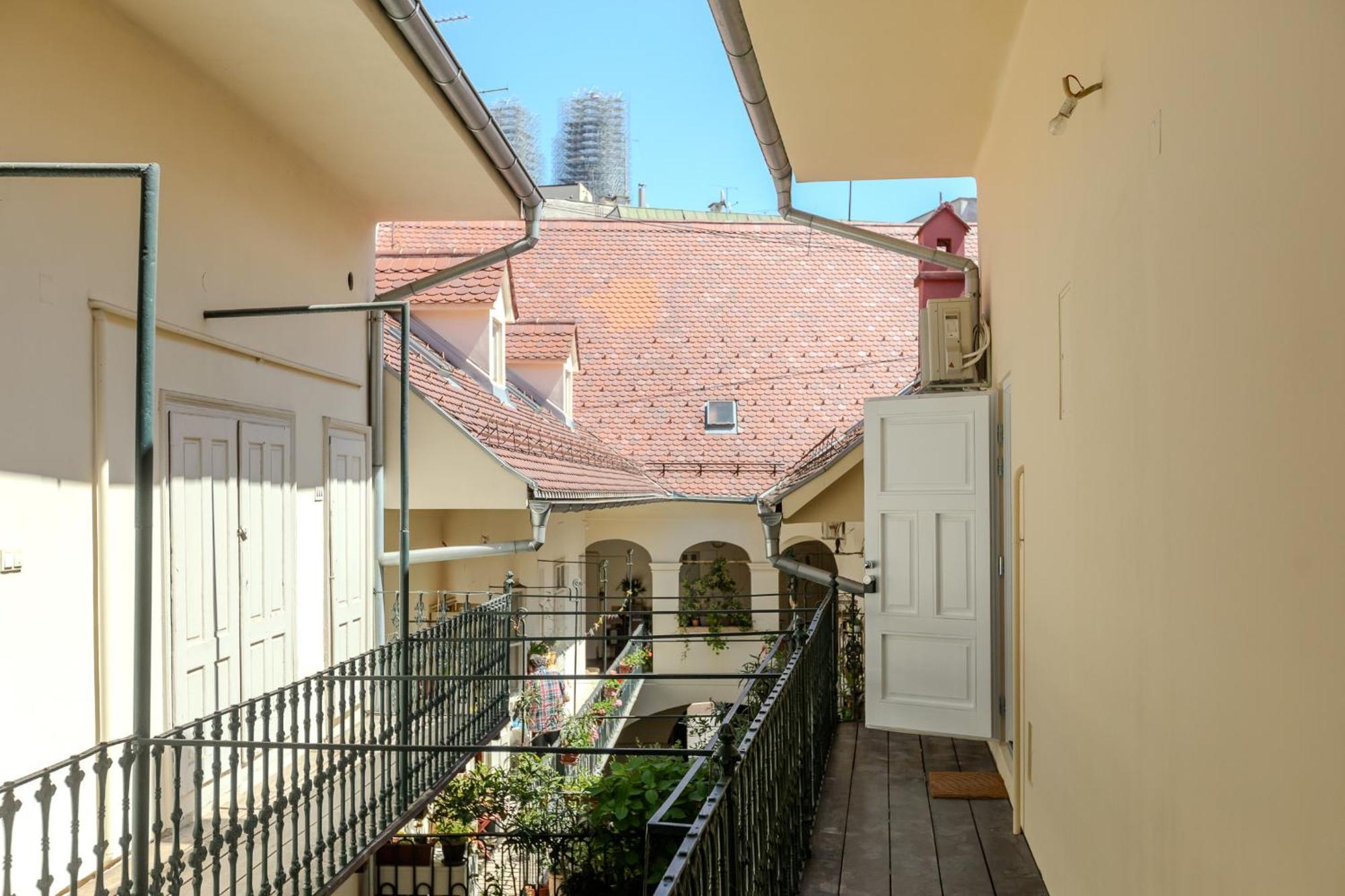 זאגרב Apartment Nikola 4* מראה חיצוני תמונה